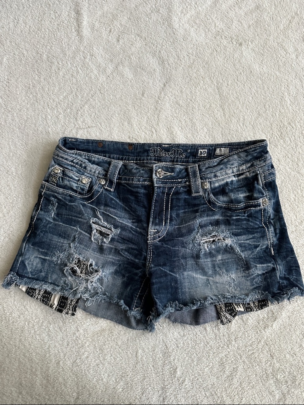 Miss Me Mid Rise Easy Shorts size 30